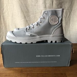 New in Box Silver/Grey Palladium Boots Men’s sz 9
